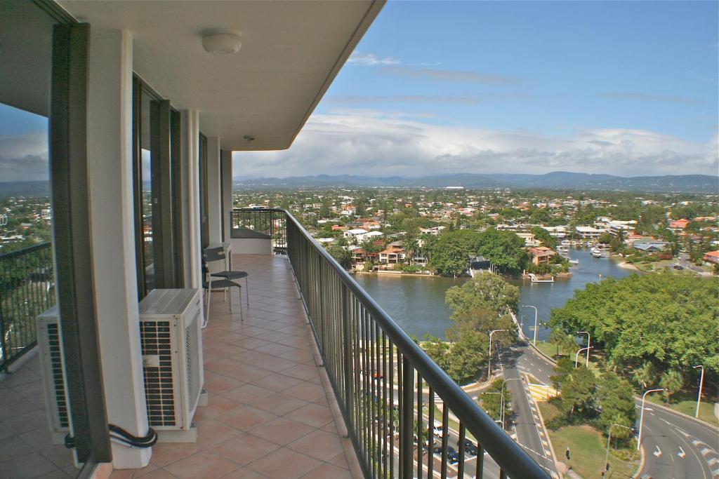 Anacapri Holiday Resort Apartments Surfers Paradise Exterior photo